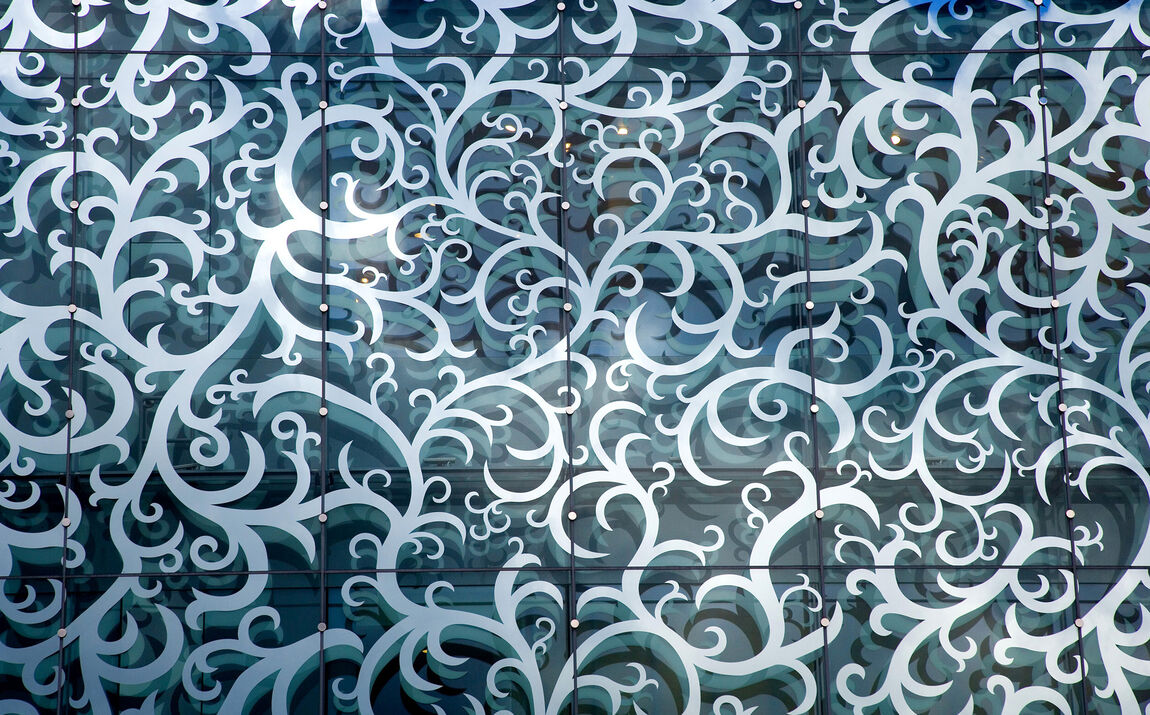 Verchromtes Glas