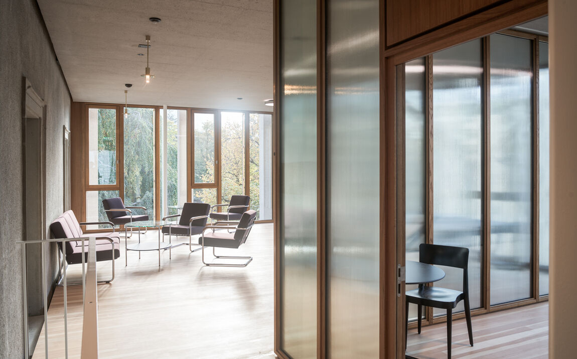 isolierglas-ornamentglas-trennwaende-obergericht-chur-adrianscheidegger (2)