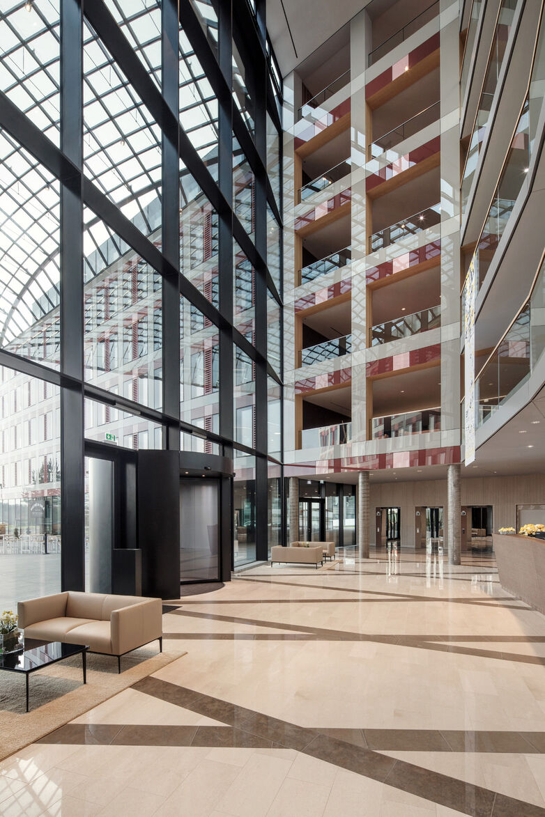 Atrium mit Absturzsicherung GM RAILING® UNI SOLO