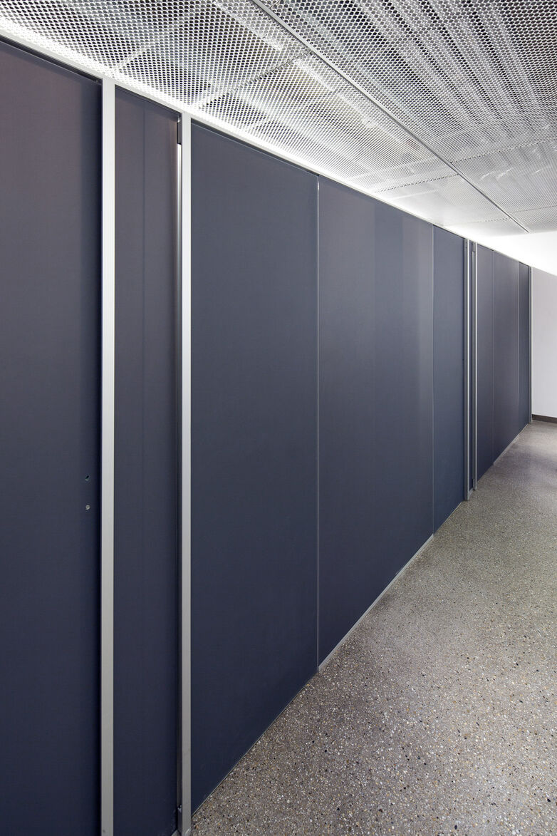 Raumhohe WC-Kabinen aus Glas