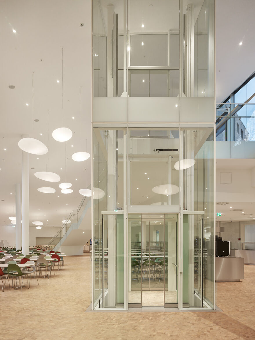 Konstruktiver Glasbau Glas Marte: Aufzug aus Glas