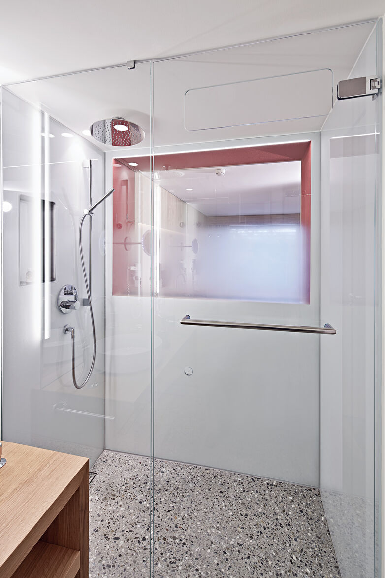Glas-Dusche mit GM ISHOWER Glas-Dusche mit GM ISHOWER