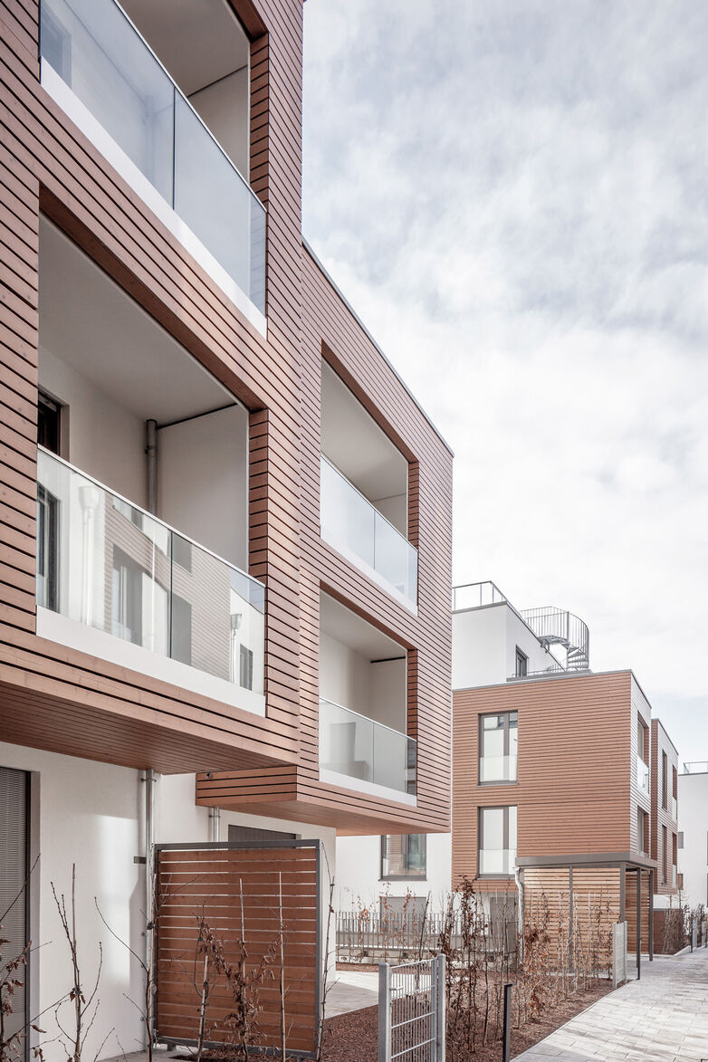 Wohnanlage in Würzburg gesichert durch GM RAILING® UNI PART