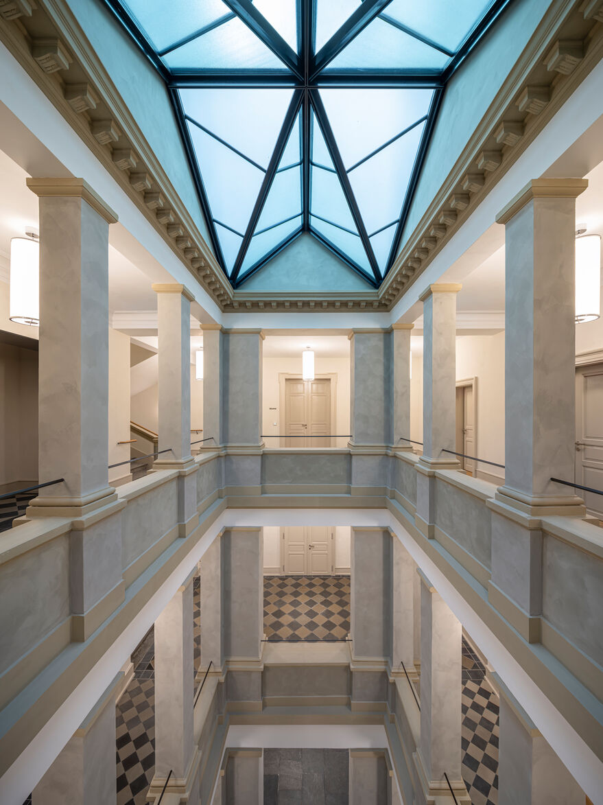 Flachglas-gmornamentglas-trennwaende-obergericht-chur-ingorasp  (4)