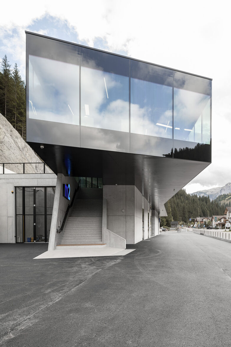 Flächenbündige Glasfront Flächenbündige Glasfront