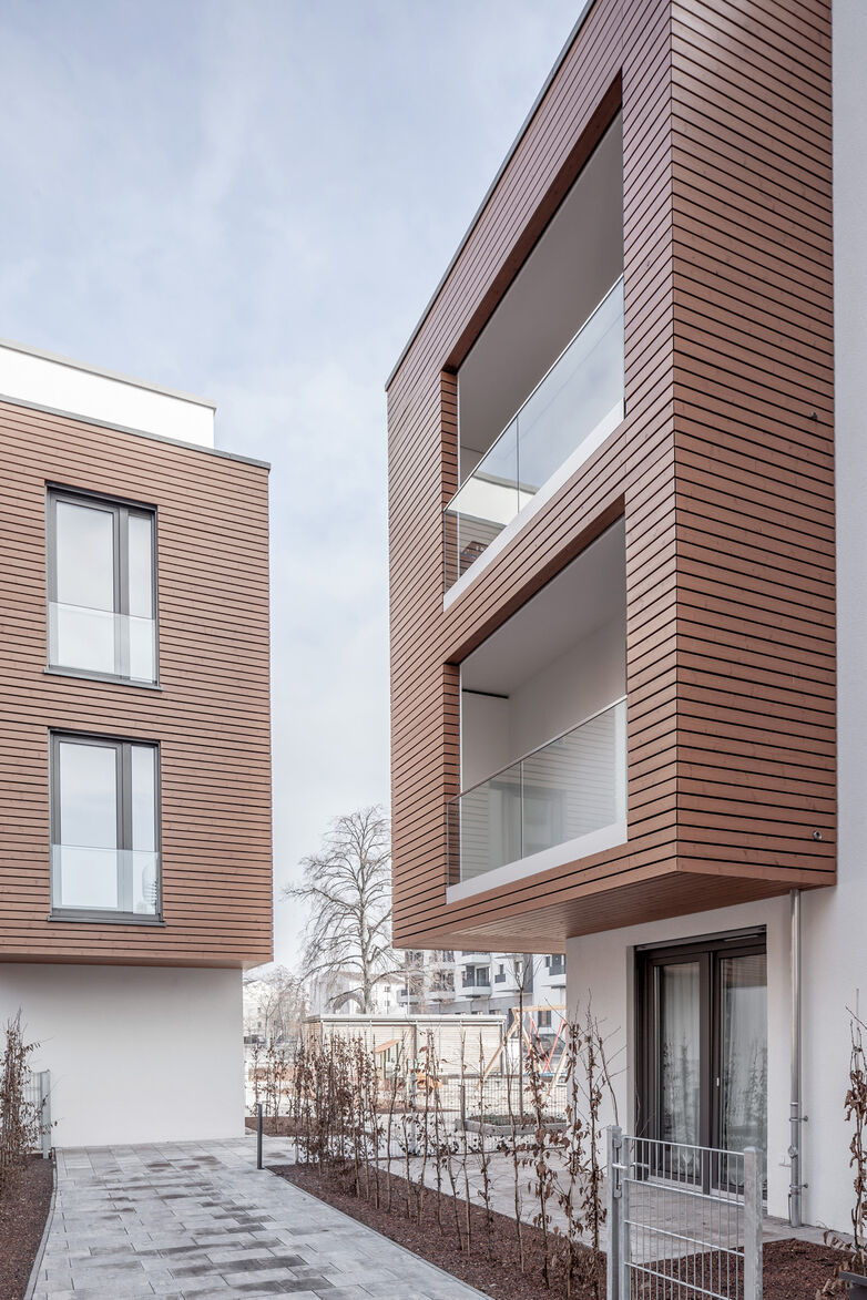 Balkone aus Holz und Glas –  Glasgeländer GM RAILING® UNI PART