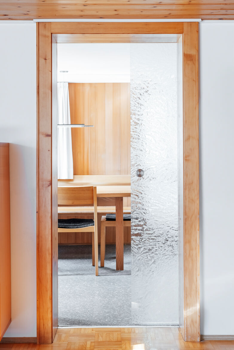 Trennwaendeundtueren-gmtoproll100-schiebetuersysteme-efh-reuthe-manuelpaul (1)