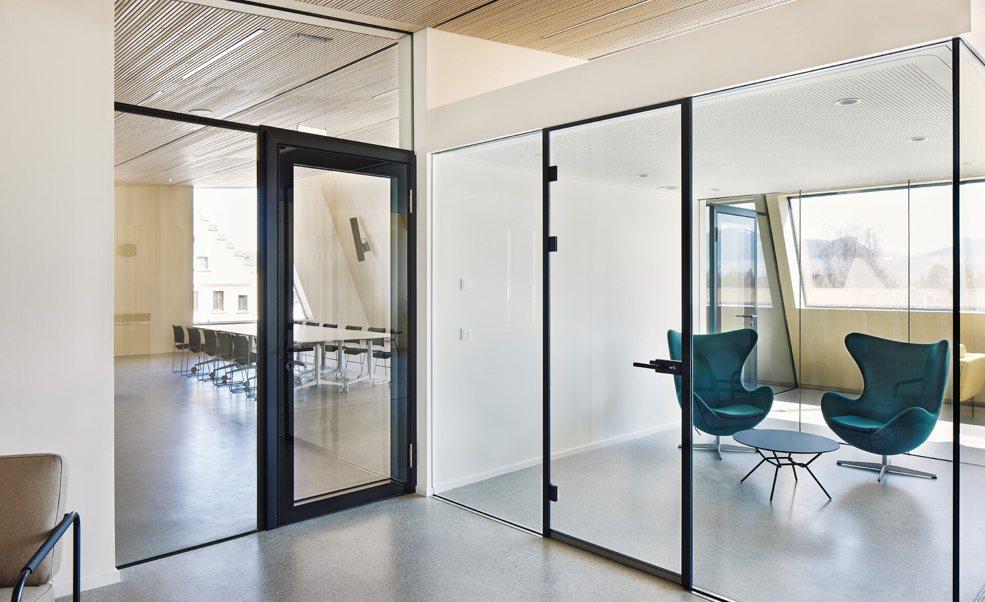 Transparent und diskret zugleich: Schallschutz-Glas-Trennwand GM MARTITION® PLUS