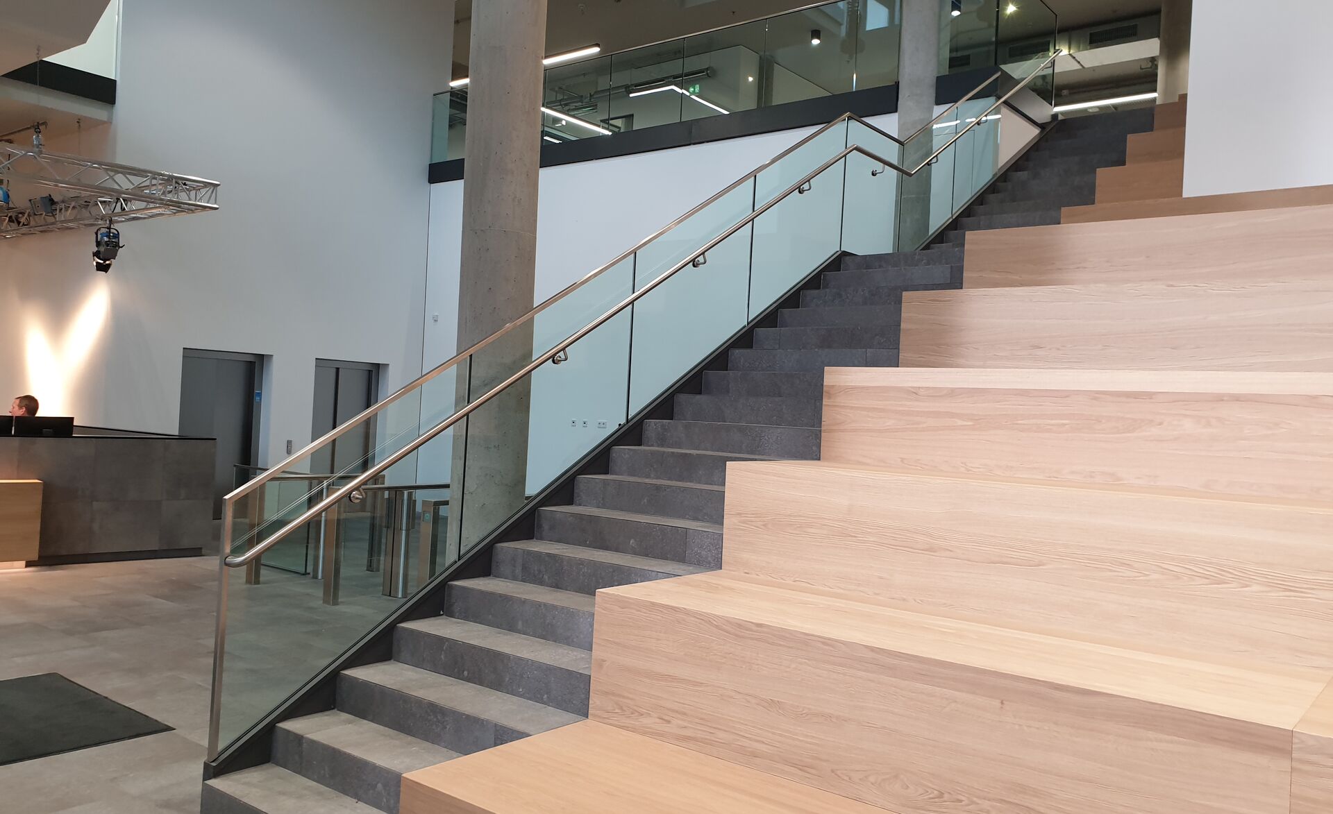 GM RAILING® UNI SOLO 20: Geschäftsgebäude ARRI München