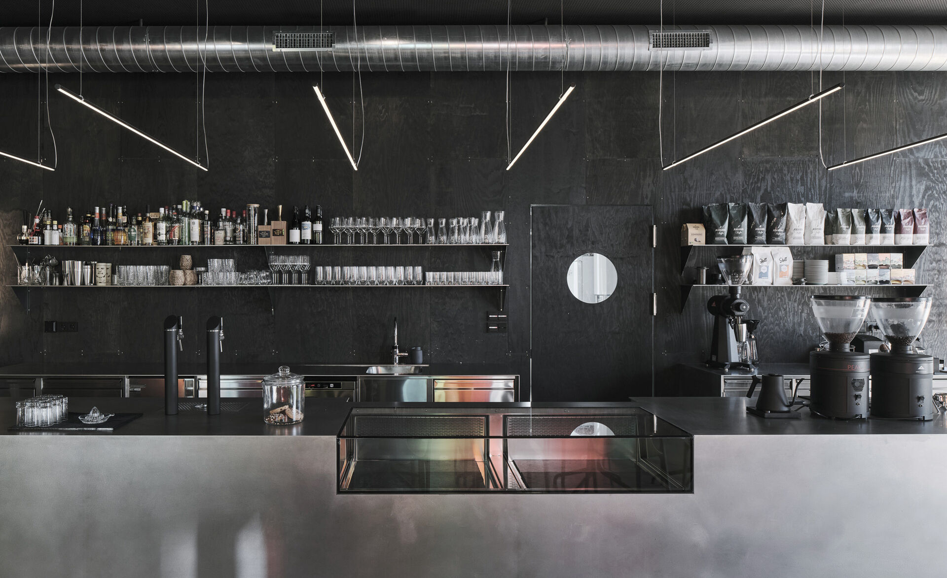 Glas-Theke mit GM LIGHTROLL