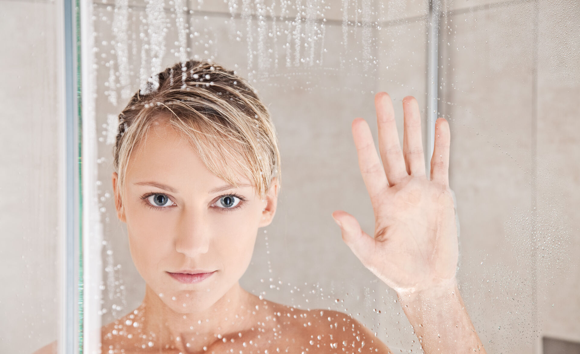 Dusche mit Glaswand: Uniglas Clean