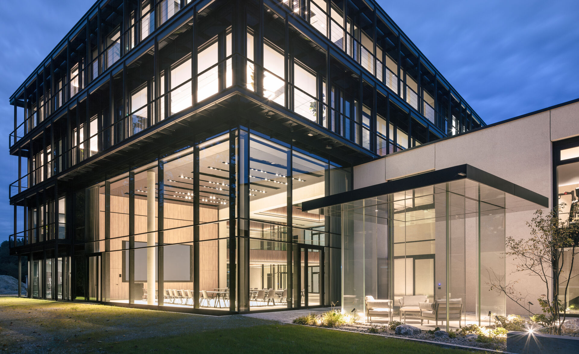 konstruktiver glasbau-gm pavillon360-glas pavillon-schattdecor-thansau-hgesch (2)