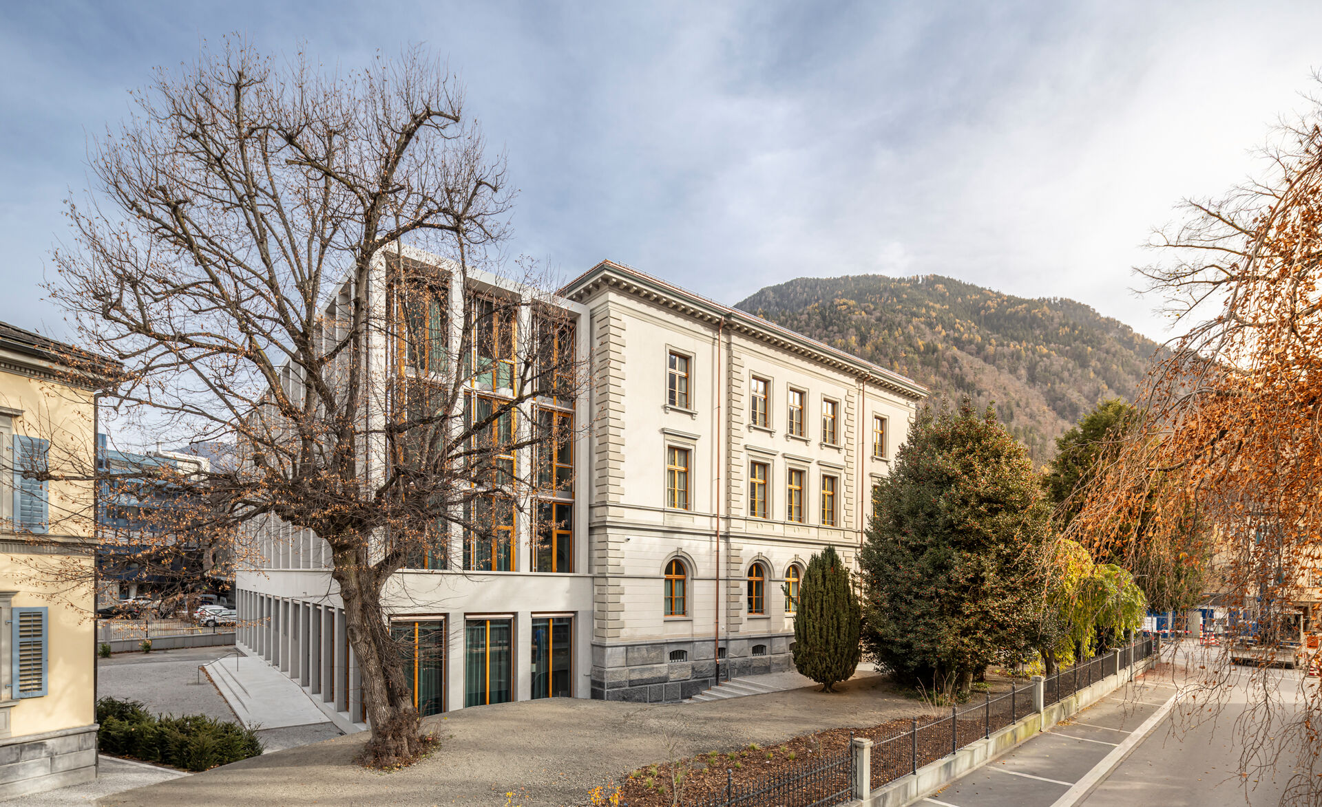 uniglas-isolierglas-safe-durchschusshemmend-obergericht-chur-ingorasp (3)