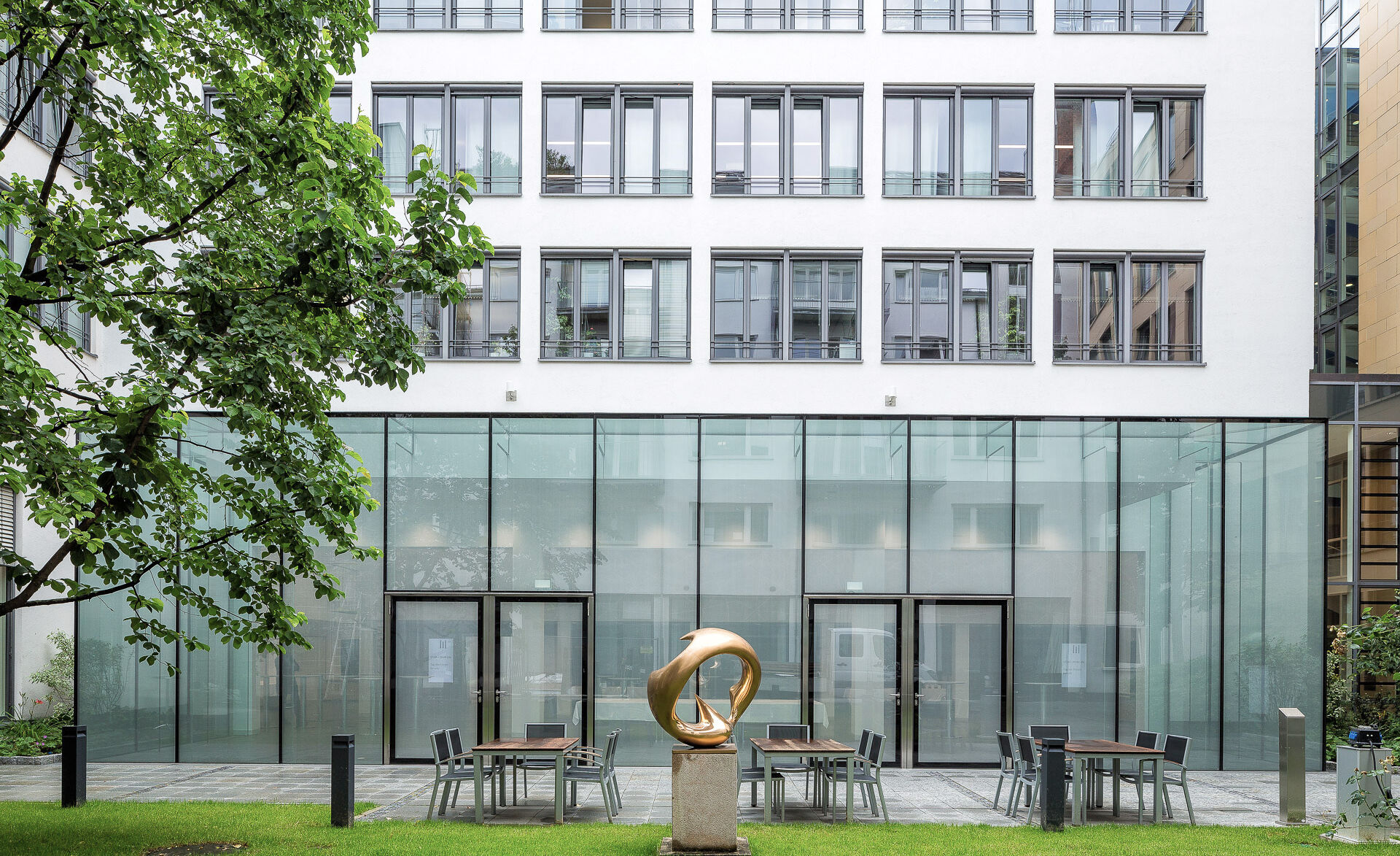 Haus der Bayerischen Wirtschaft: GM GLASSCHWERT