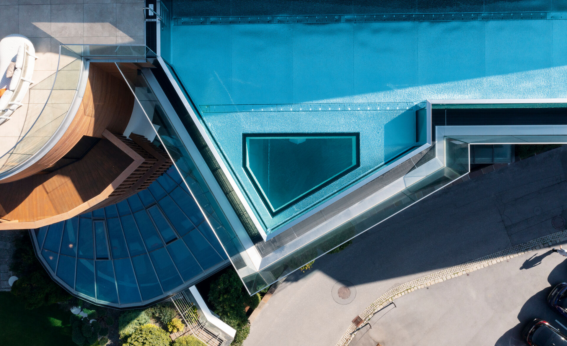 glasgelaender-gm railing uni-ganzglasgelaender poolverglasung-hotel-soelden-manuel paul(5)