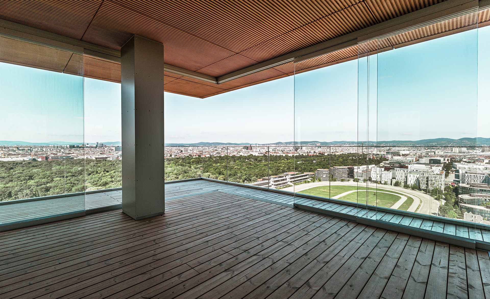 Glasgelaender_ GM RAILING_IneinemProfil_Gruenblick_wien-bildszene (11) Glasgelaender_ GM RAILING_IneinemProfil_Gruenblick_wien-bildszene (11)