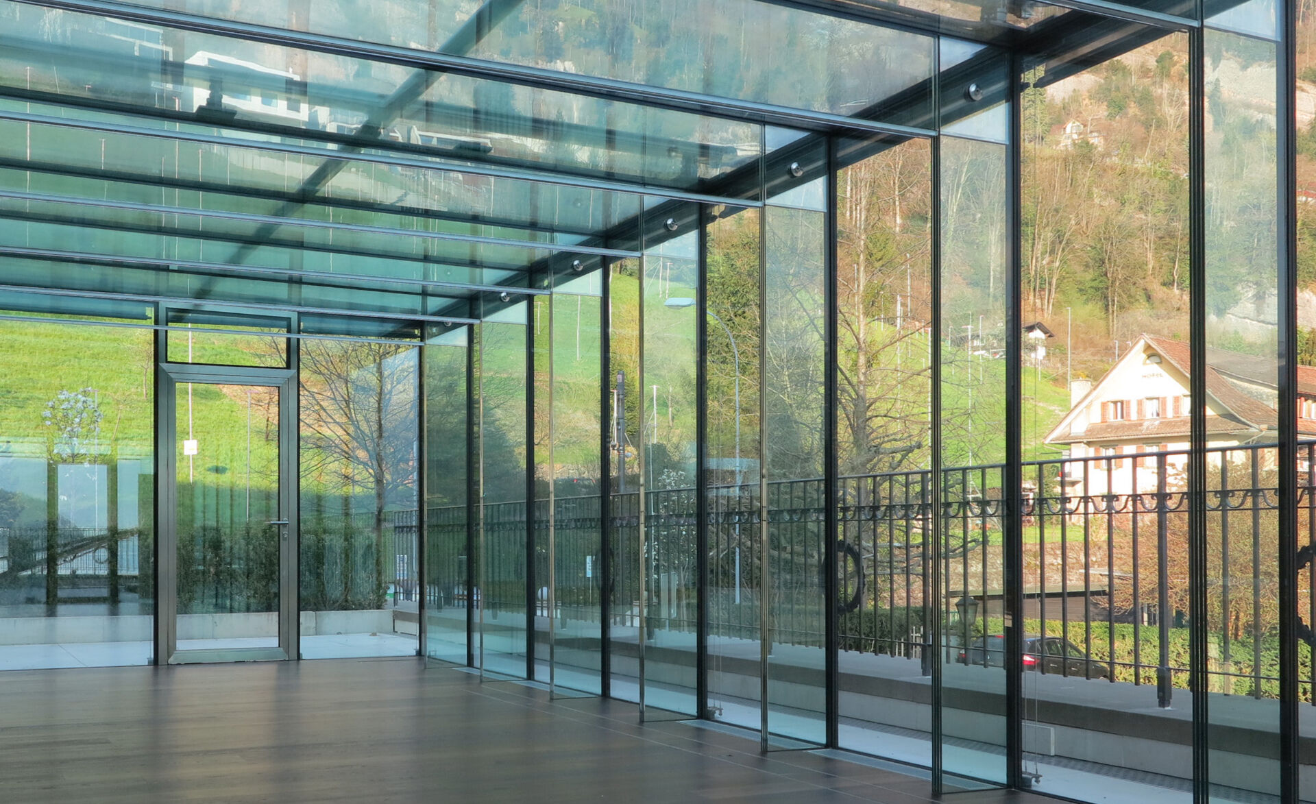 Raum aus Glas