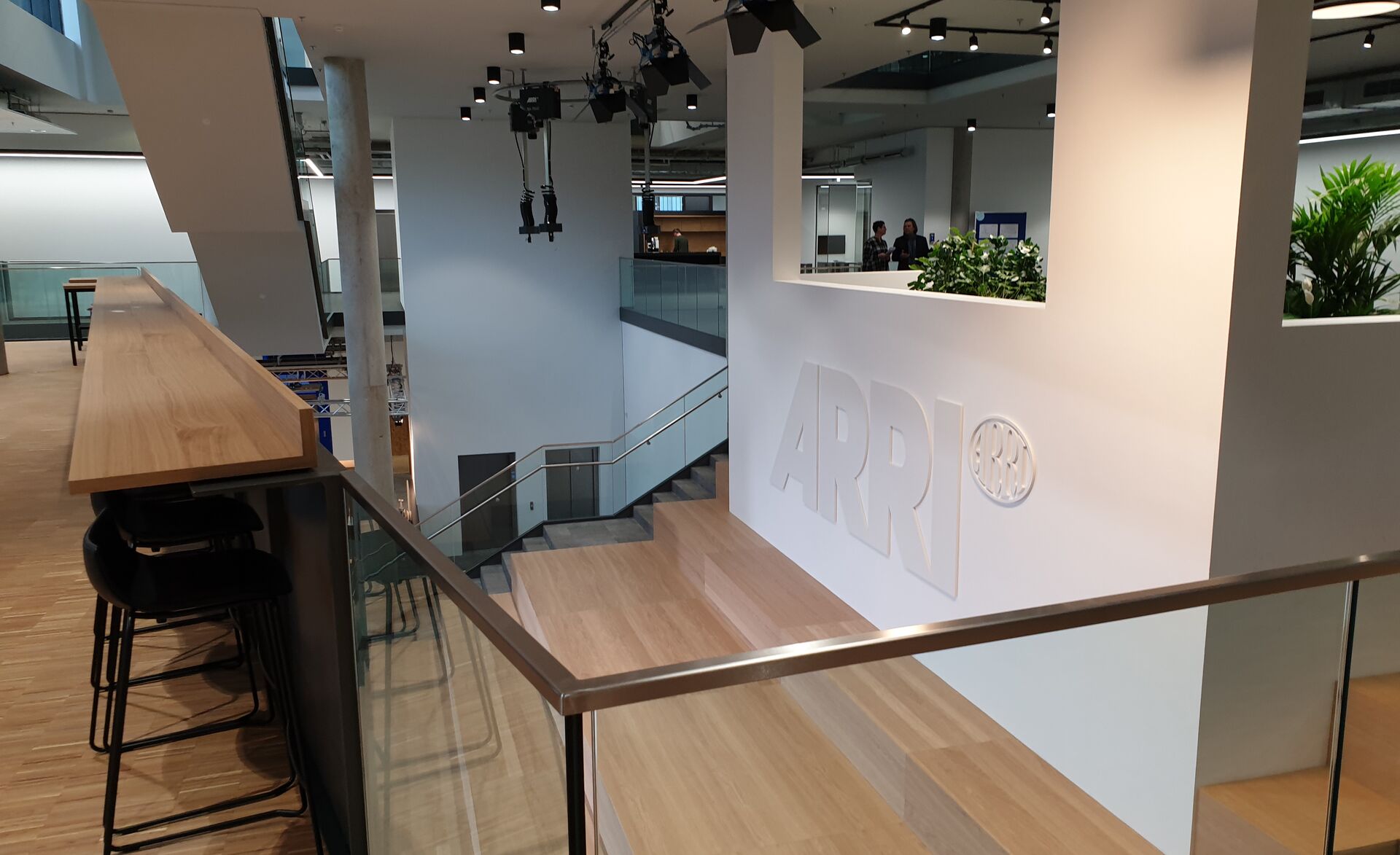 GM RAILING® UNI SOLO 20: Geschäftsgebäude ARRI München