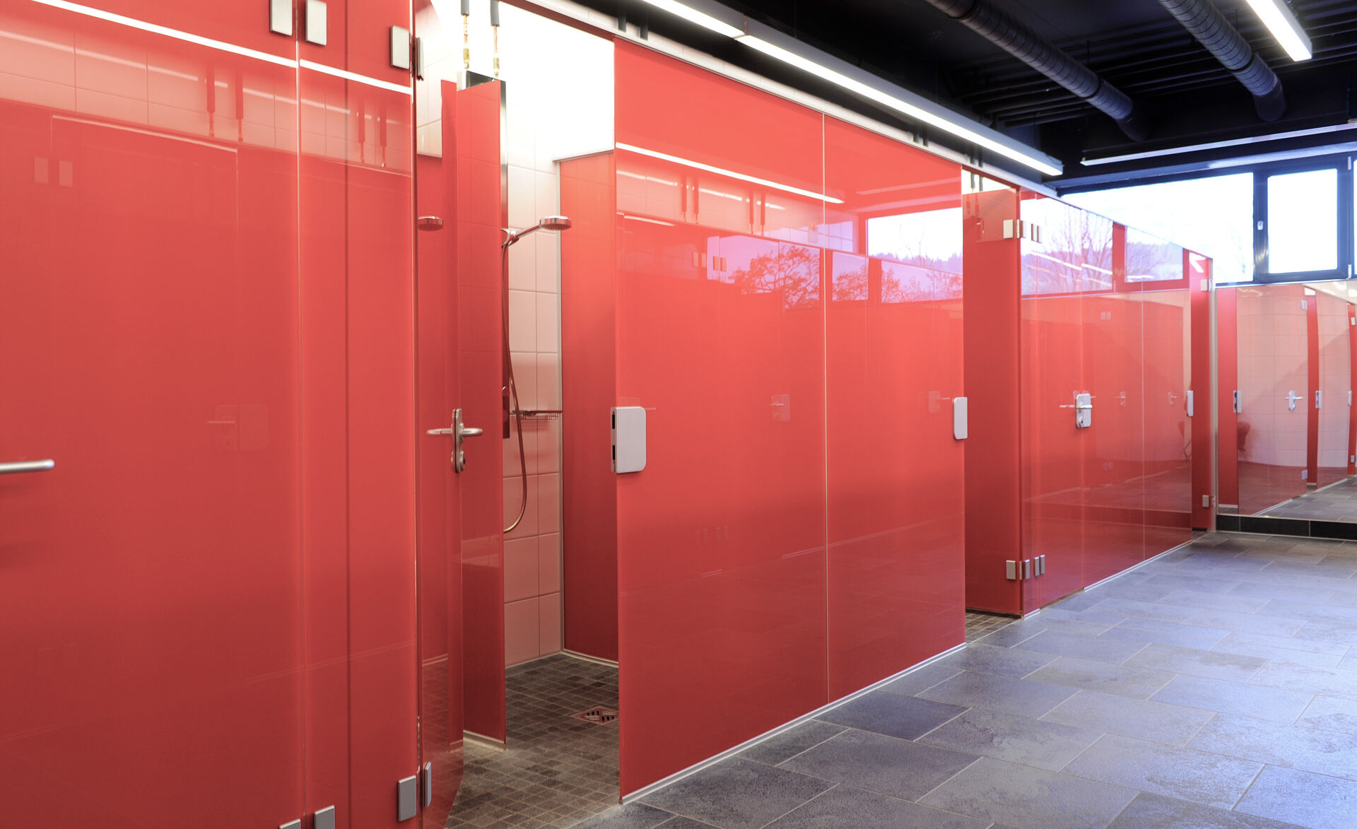 Glas-Trennwand-Module für den Sanitärbereich