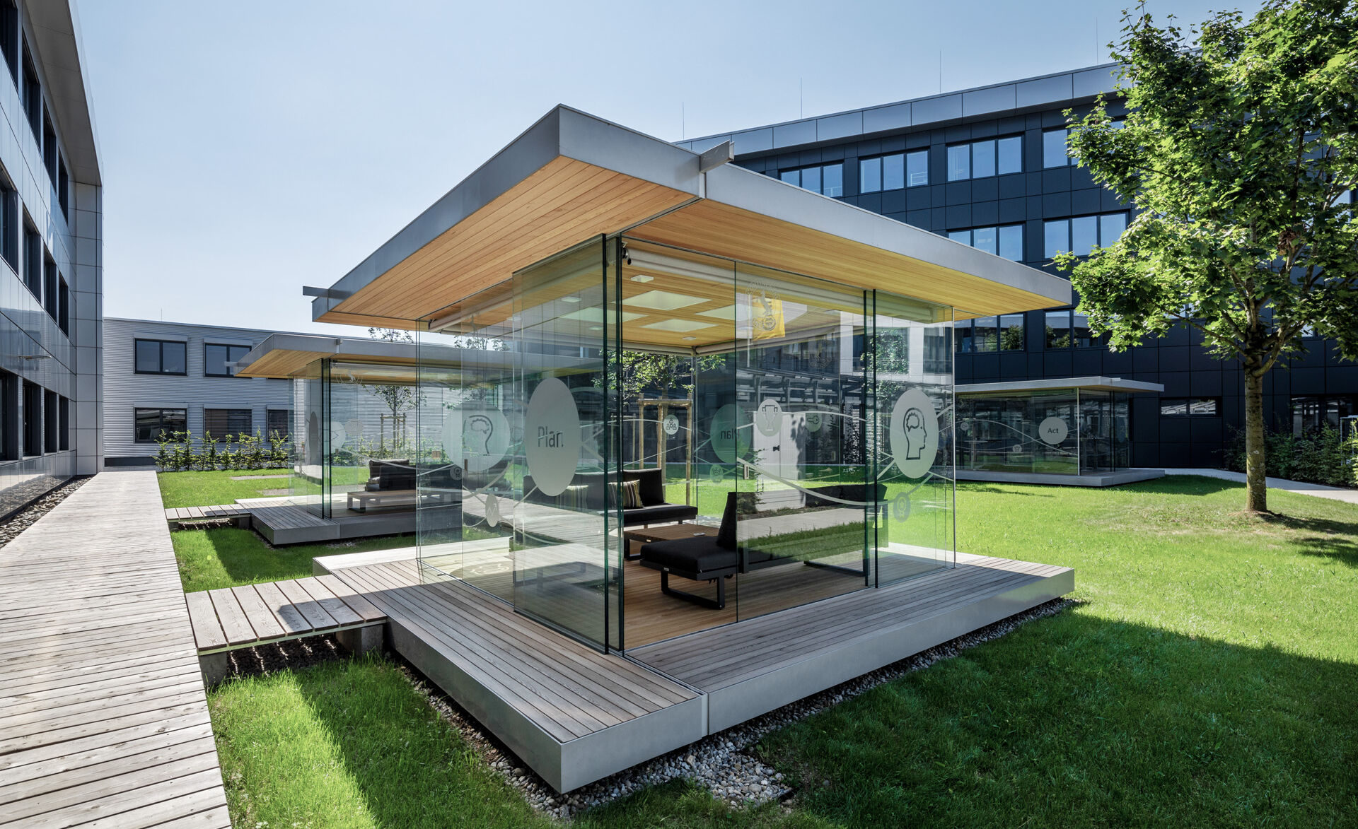 Aufenthaltsraum aus Glas 