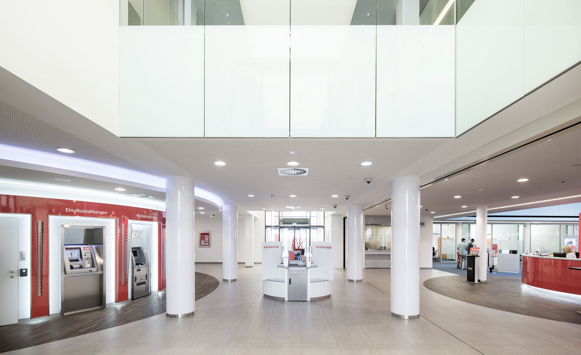 Elegante flächenbündige Absturzsicherung: GM RAILING® PLAN von Glas Marte