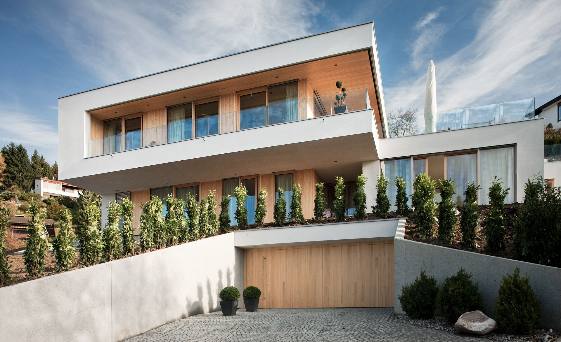 Einfamilienhaus mit GM RAILING® UNI TOP 
