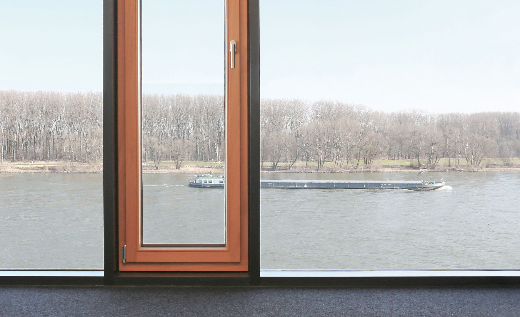 Geschäftsgebäude Wetter: GM Windoorail Frameless