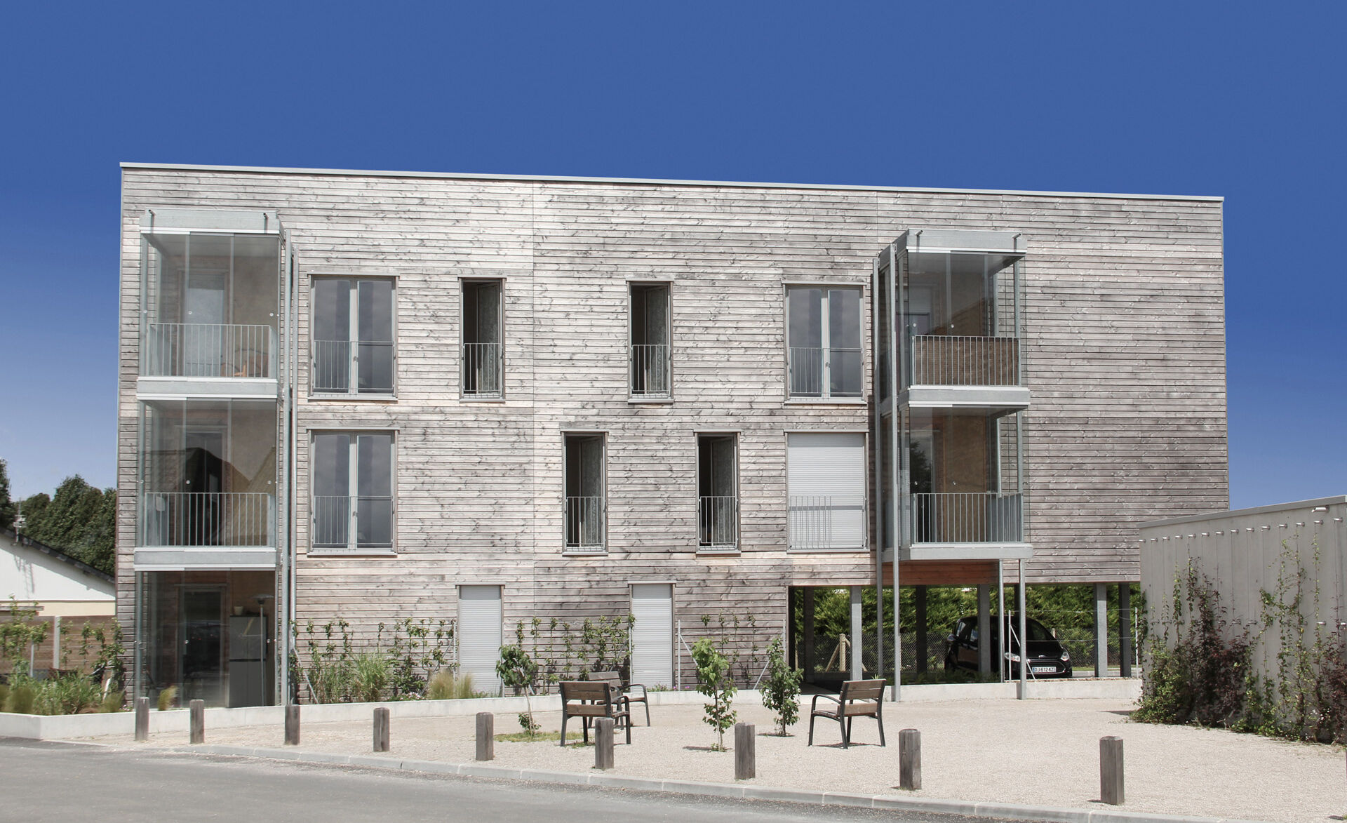 Wohnanlage mit GM Toproll 10/14 Fauville 