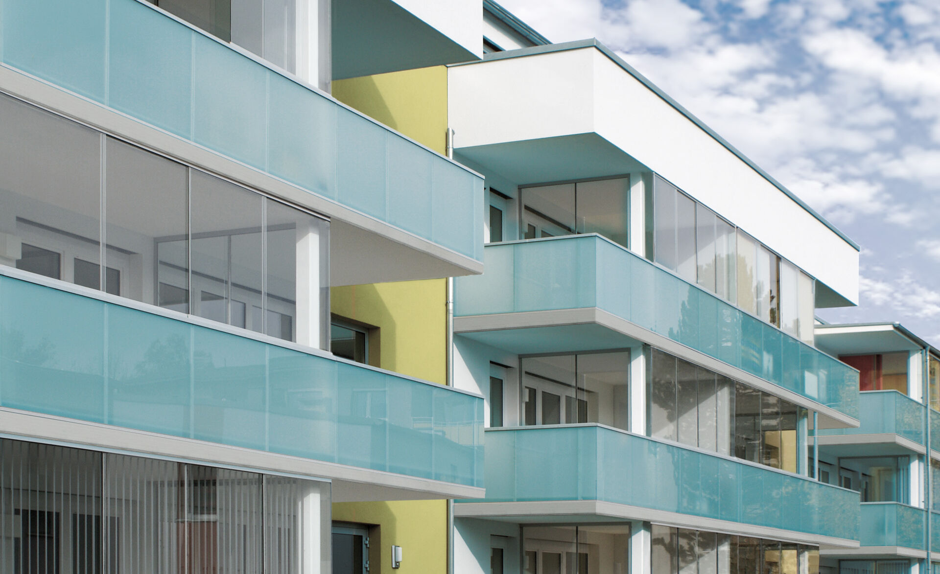 GM Toproll Parapet GM Toproll Parapet