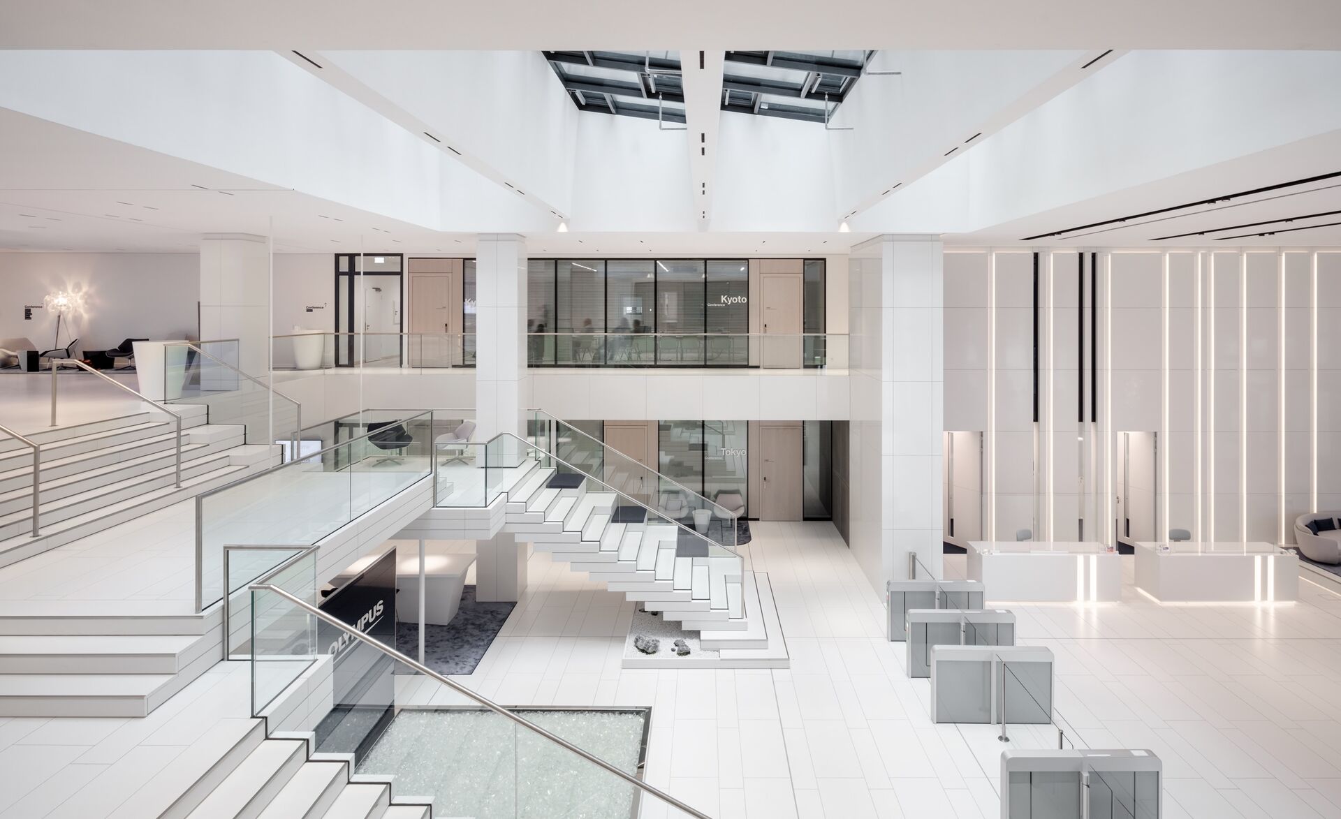 glasgelaender-gmrailing-ganzglasgelaender-olympus-hamburg-marcusbredt (2)