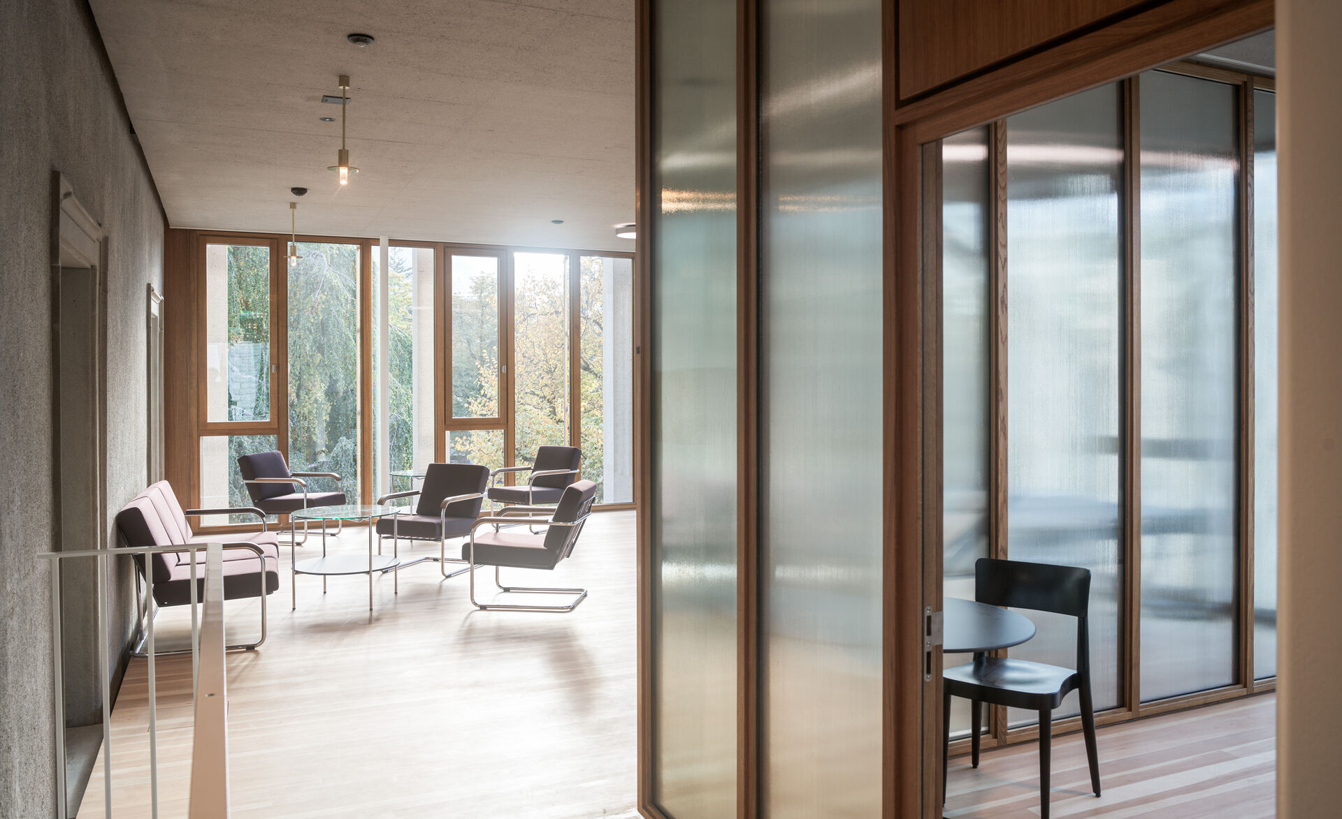 isolierglas-ornamentglas-trennwaende-obergericht-chur-adrianscheidegger (2)