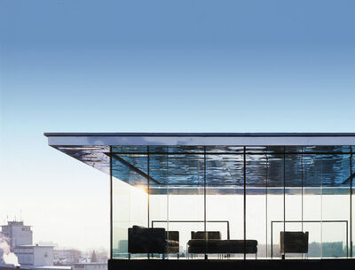 Glastragwerk Gläserner Thinktank über den Dächern von Bregenz