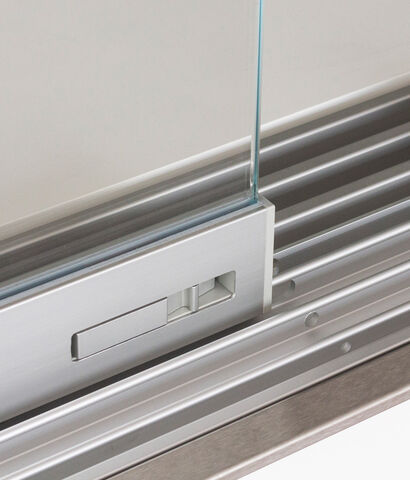 GM LIGHTROLL® 10/12 Komfortpaket Das Komfortpaket beinhaltet einen Mitnehmer für die einzelnen Elemente des Glas-Schiebesystems.