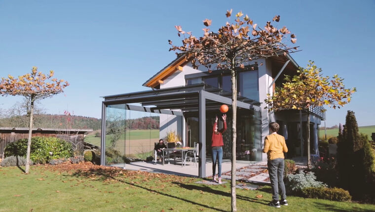 Video Windschutz & Schallschutz Schiebesysteme von Glas Marte sind der optimale Windschutz und Schallschutz.