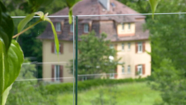 gm-darum-glasgelaender-video